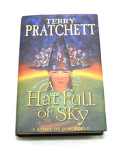 Load image into Gallery viewer, A Hat Full of Sky by Terry Pratchett